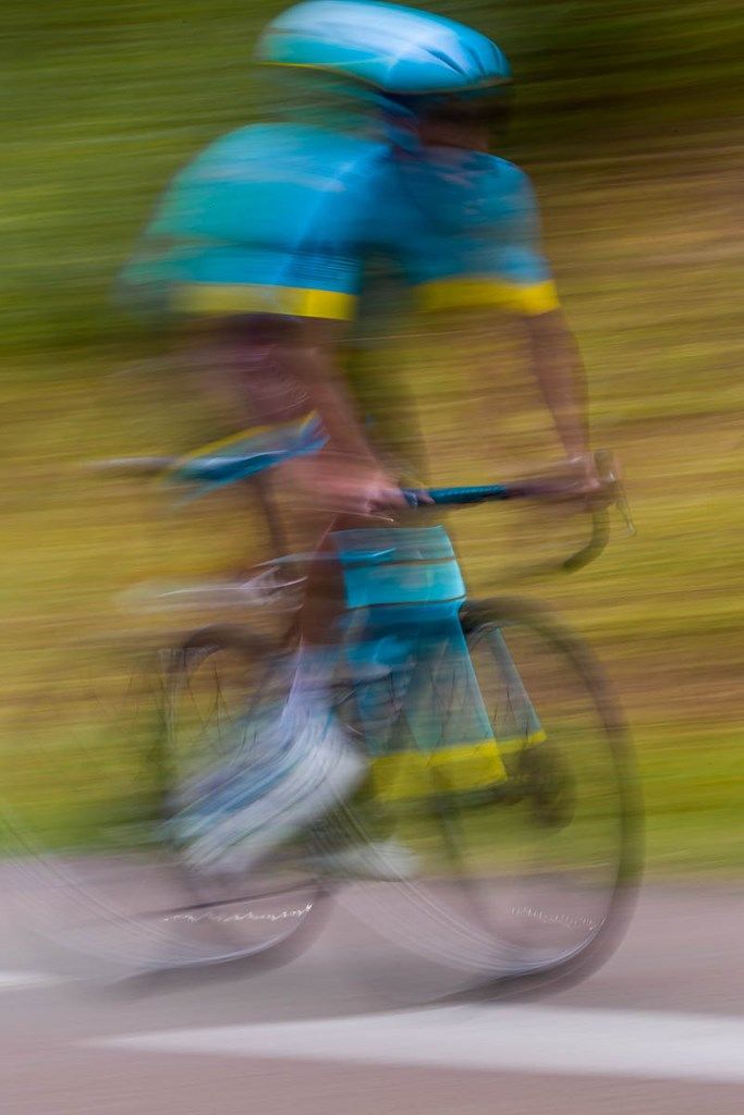 Cycliste bleu en filé