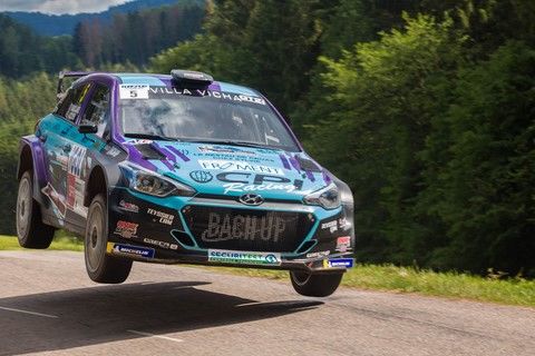 saut de Astier-Vauclare sur Hyundai i20 R5 au Rallye Vosges Grand Est 2019
