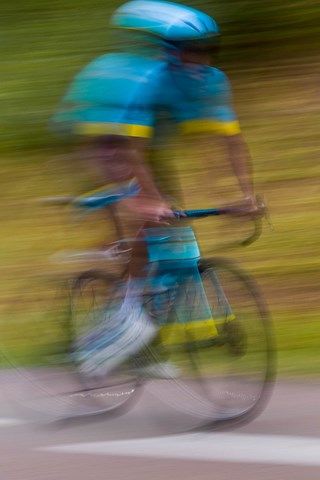 Cycliste bleu en filé